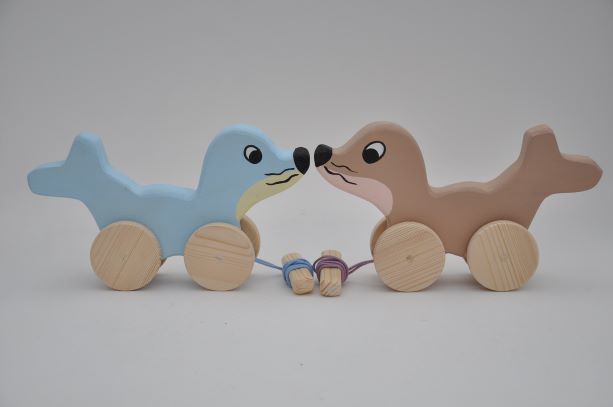 Buy the pull along wooden toys the Seal Babies at BarinToys.com online store.